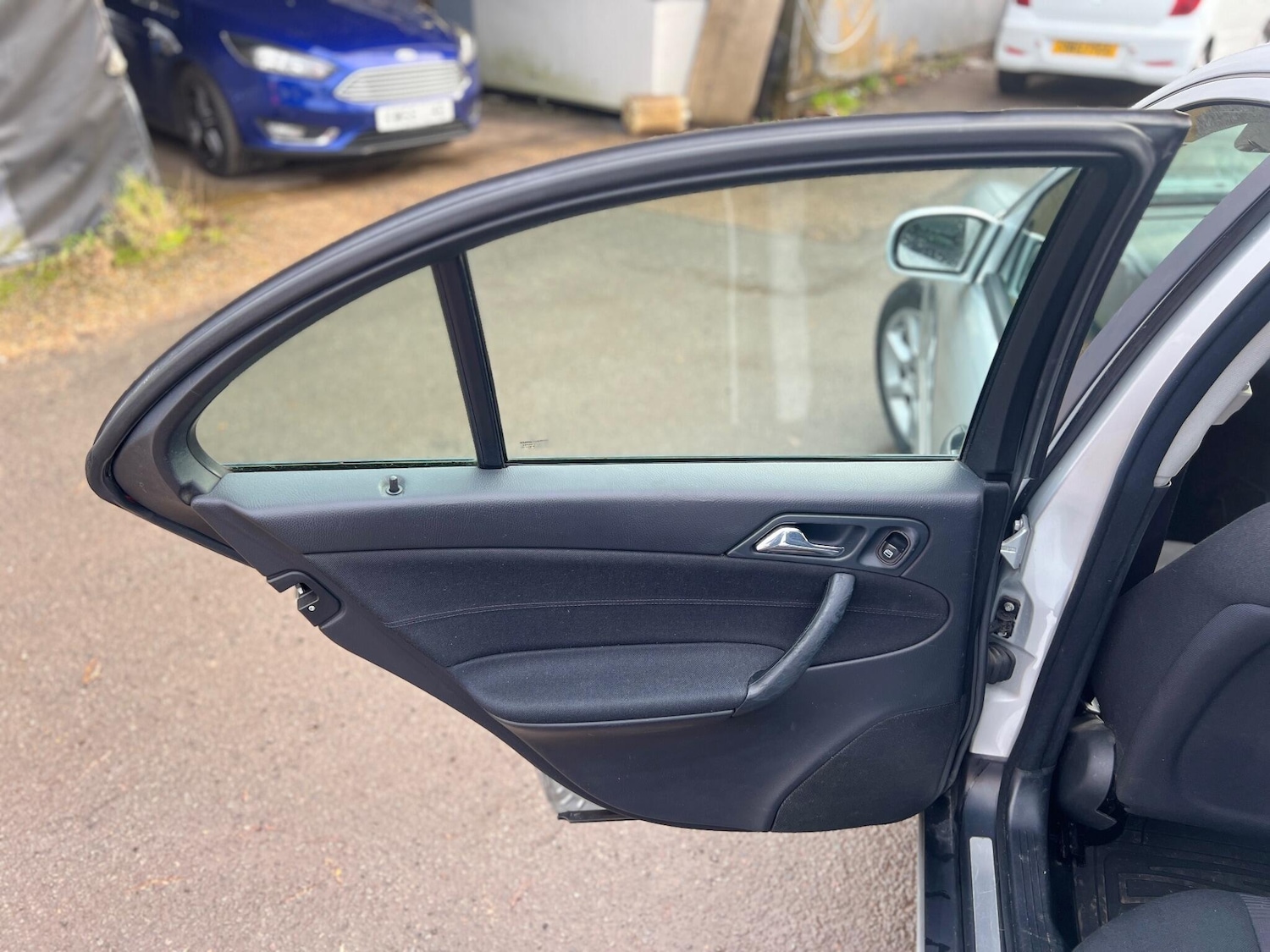 Used Mercedes-Benz C Class 2005 for sale - 76925926: Photo 16