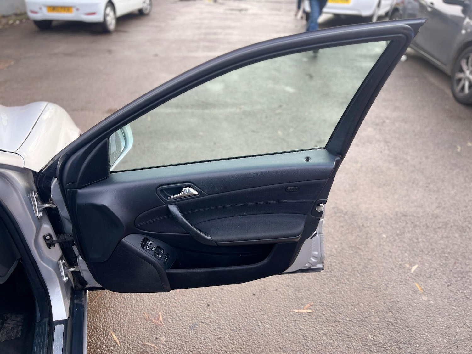 Used Mercedes-Benz C Class 2005 for sale - 76925926: Photo 18