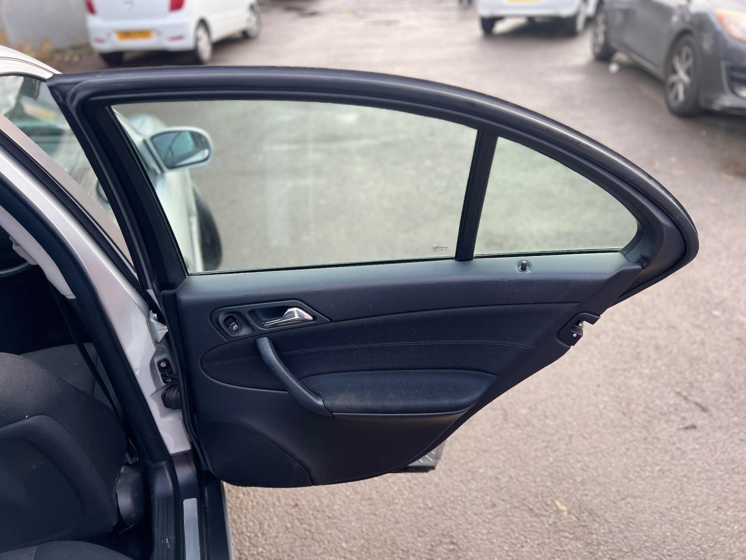 Used Mercedes-Benz C Class 2005 for sale - 76925926: Photo 19