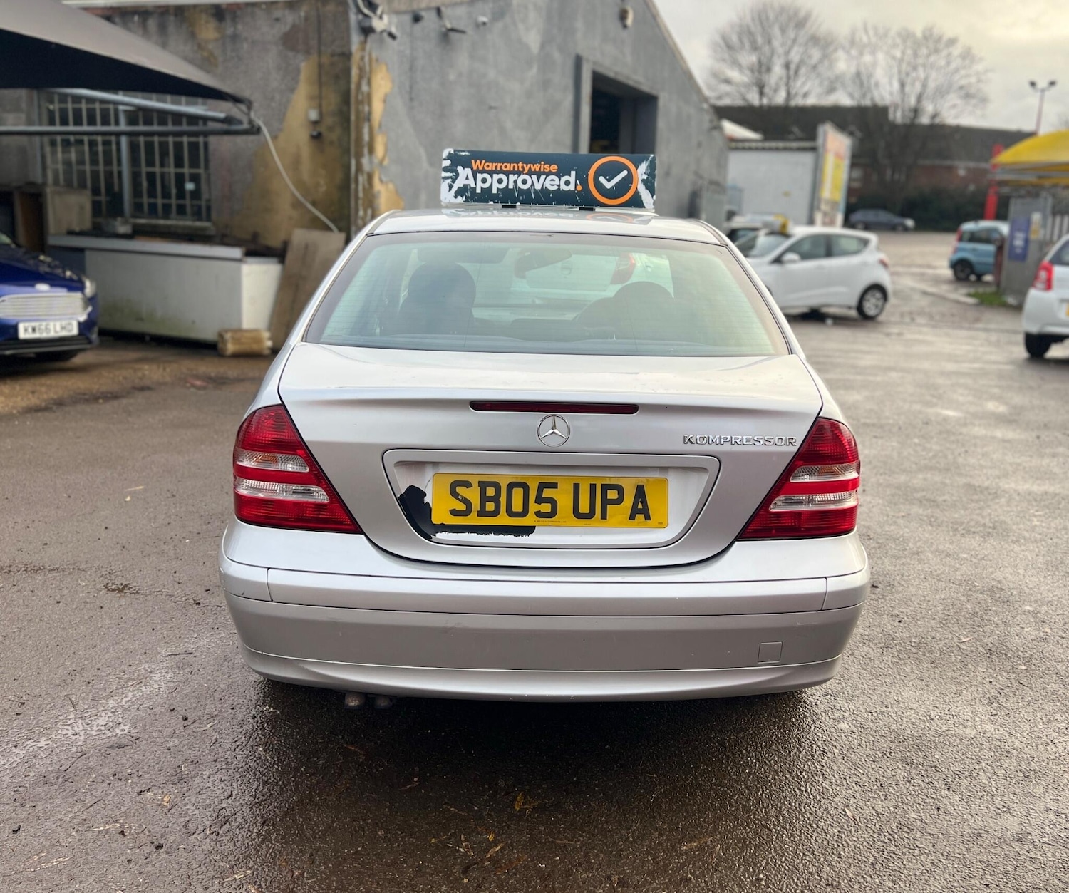 Used Mercedes-Benz C Class 2005 for sale - 76925926: Photo 8