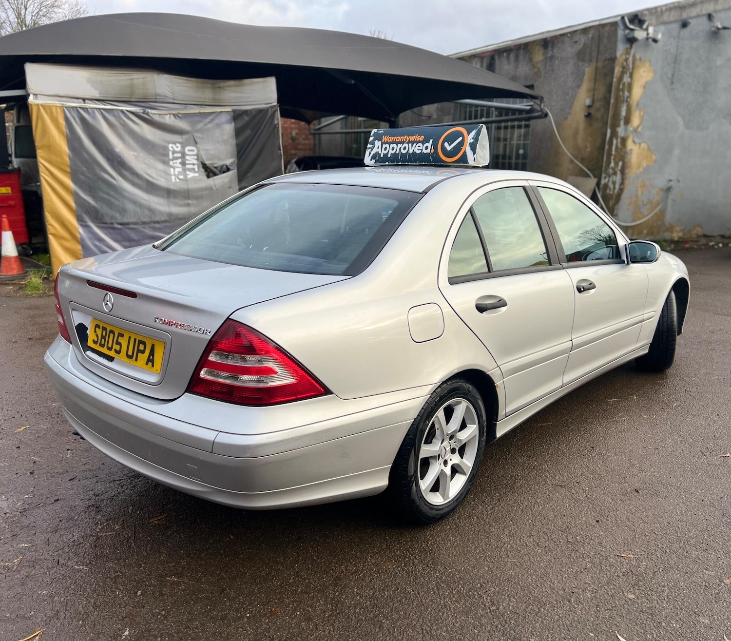 Used Mercedes-Benz C Class 2005 for sale - 76925926: Photo 9