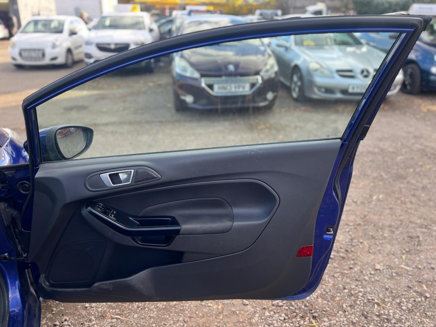 Used Ford Fiesta 2015 for sale - 76388427: Photo 15