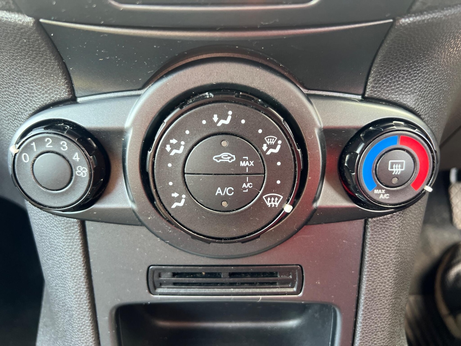 Used Ford Fiesta 2015 for sale - 76388427: Photo 26