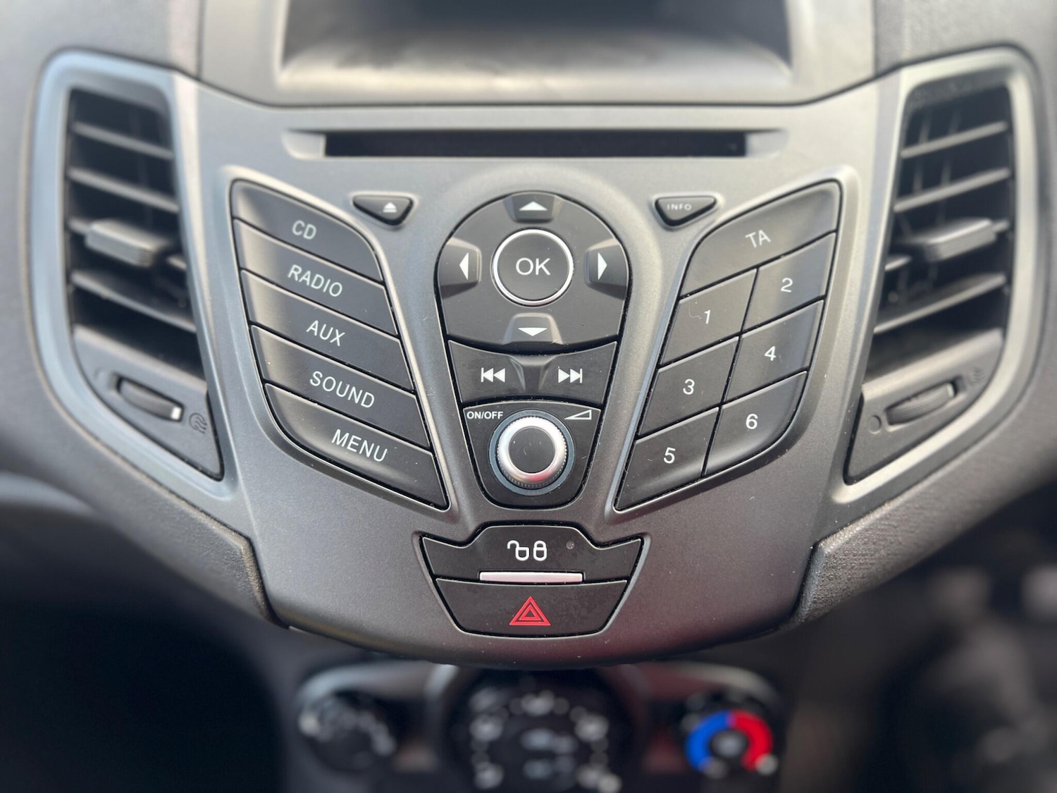 Used Ford Fiesta 2015 for sale - 76388427: Photo 29