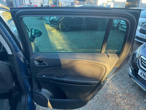 Used Vauxhall Zafira Tourer 2016 for sale - 76084176: Photo 18