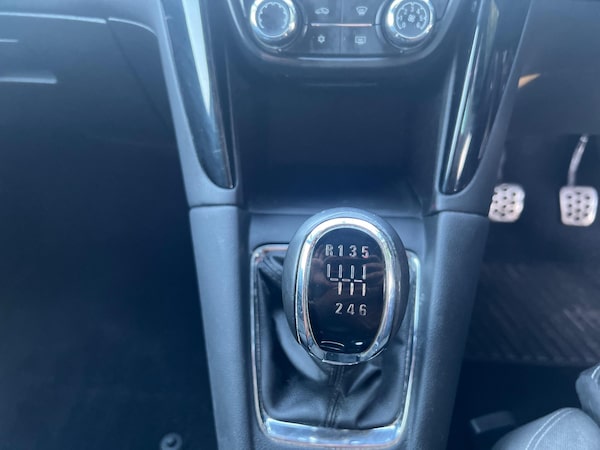 Used Vauxhall Zafira Tourer 2016 for sale - 76084176: Photo 32