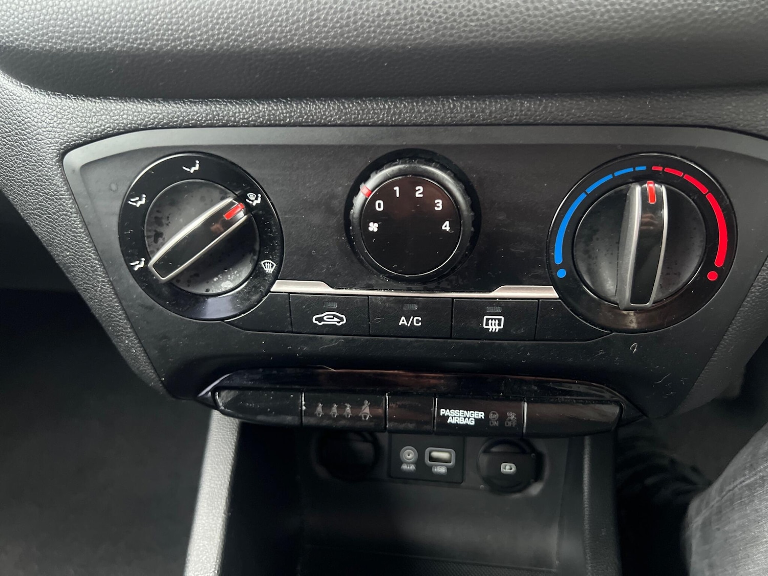 Used Hyundai i20 2018 for sale - 77279095: Photo 30