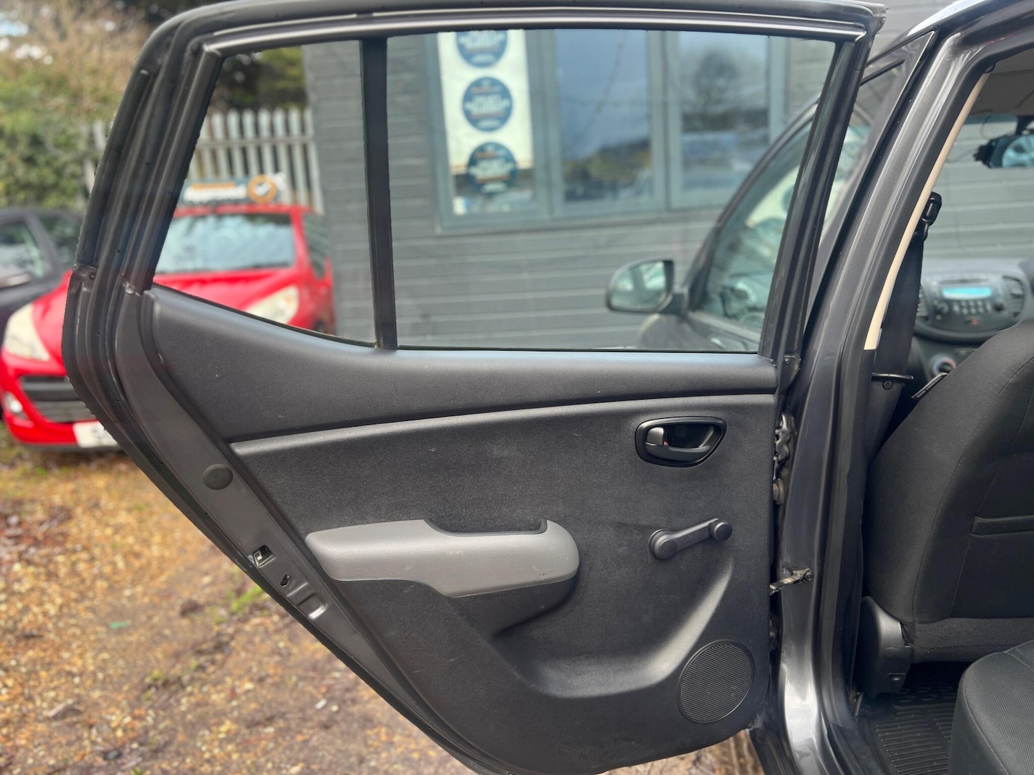 Used Hyundai i10 2013 for sale - 77238619: Photo 12