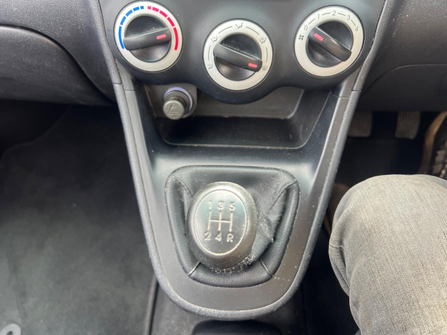 Used Hyundai i10 2010 for sale - 78058186: Photo 26