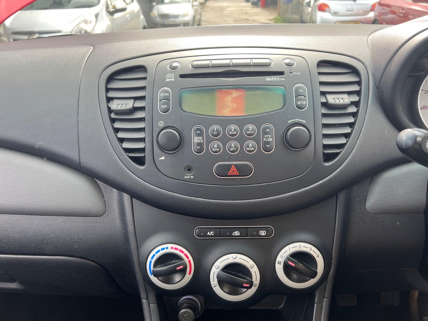 Used Hyundai i10 2010 for sale - 78058186: Photo 27