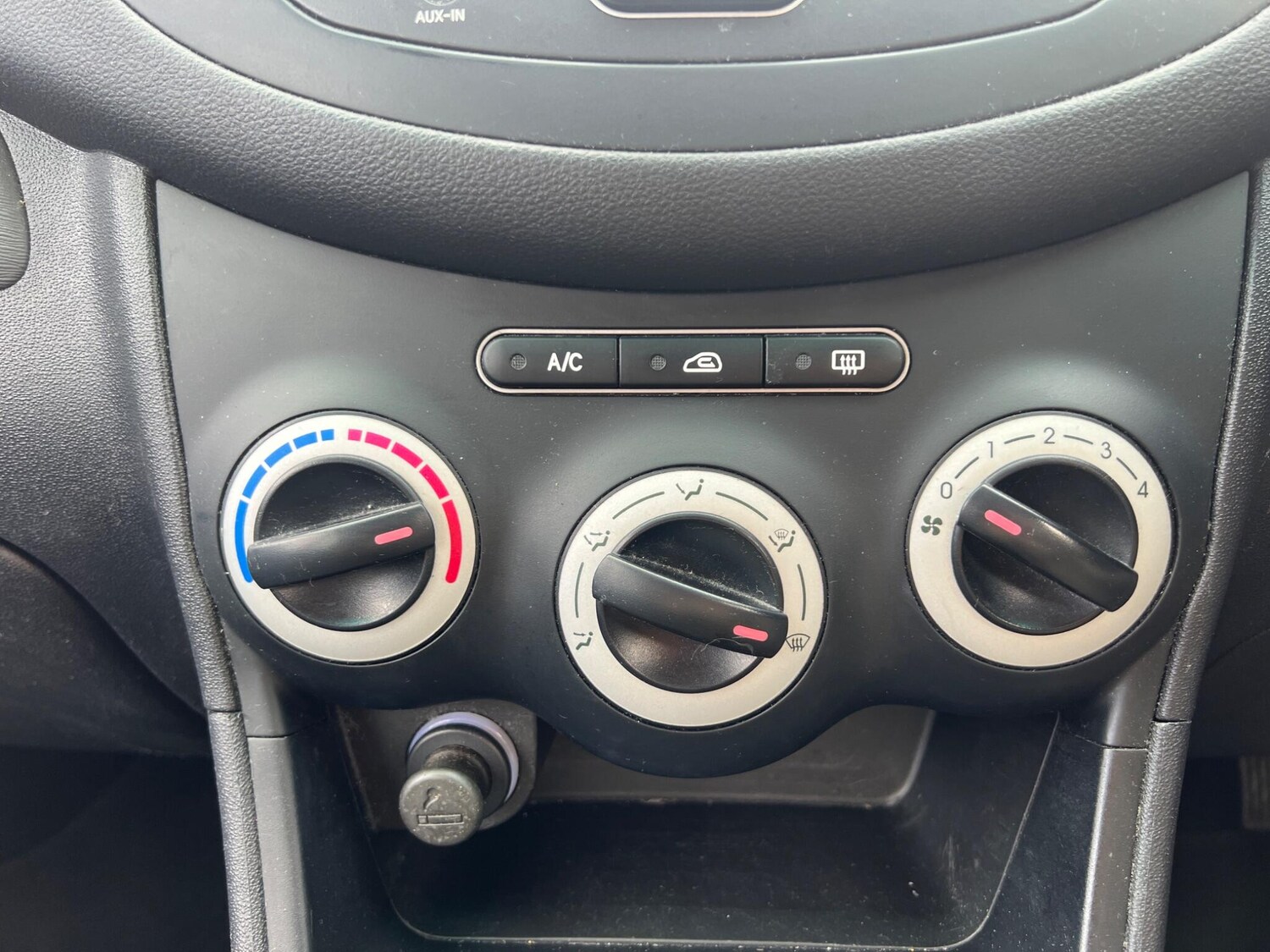 Used Hyundai i10 2010 for sale - 78058186: Photo 28