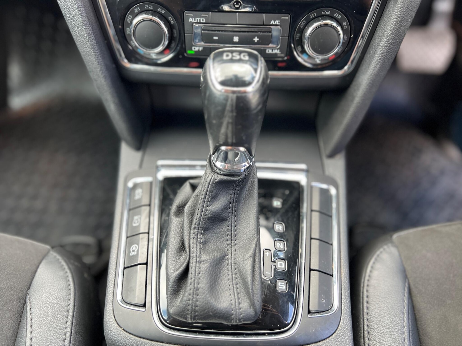 Used Skoda Superb 2015 for sale - 76987613: Photo 30