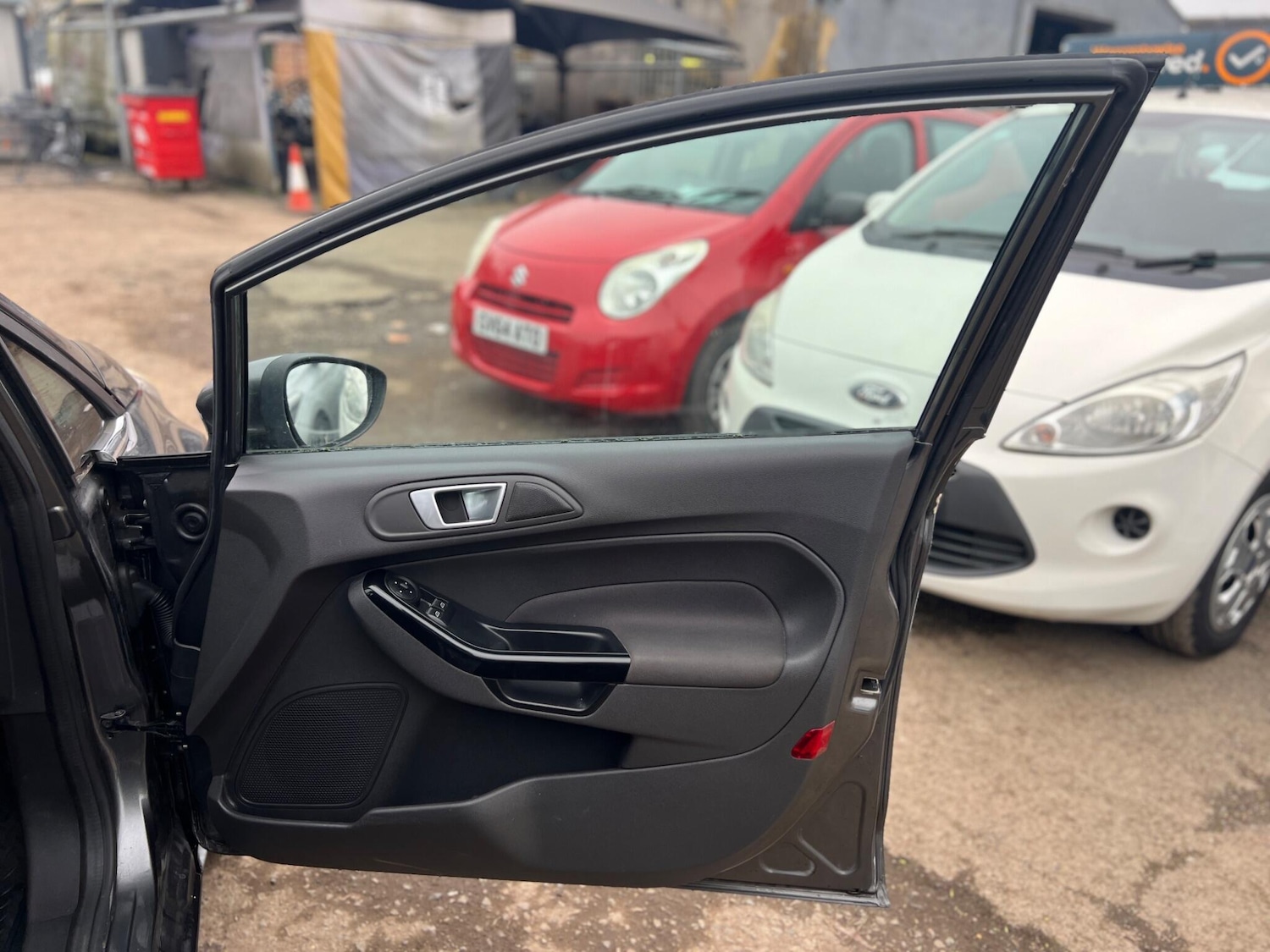 Used Ford Fiesta 2015 for sale - 77783493: Photo 11