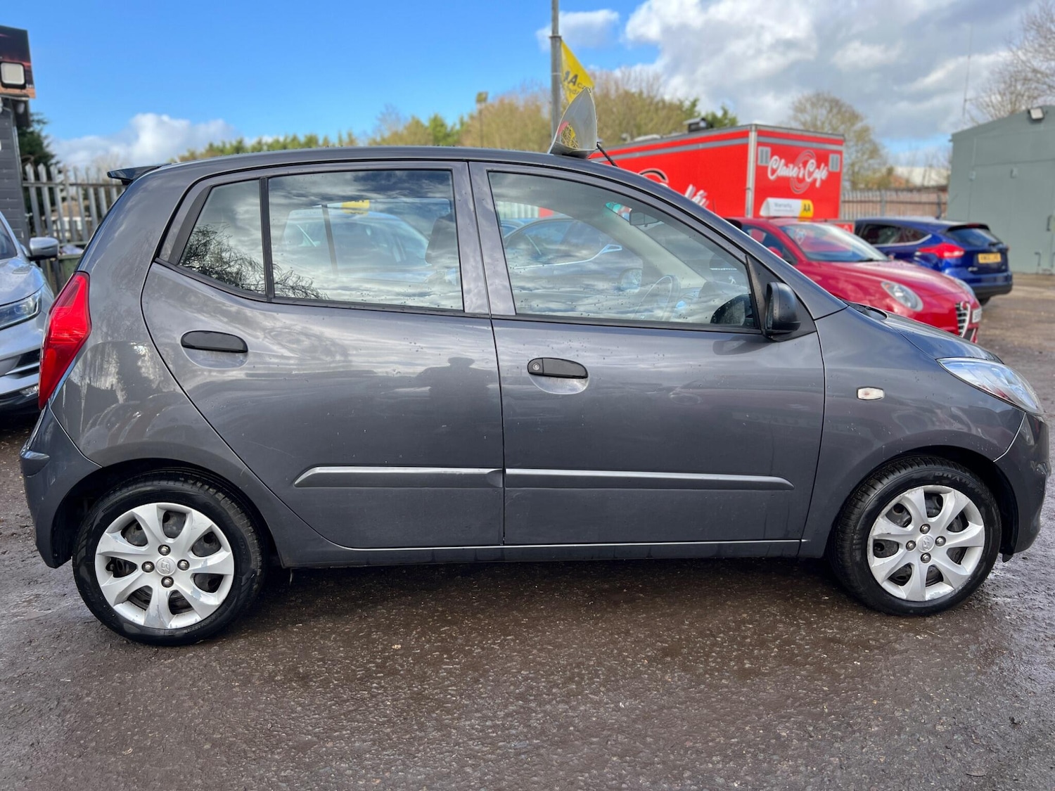 Used Hyundai i10 2013 for sale - 77709744: Photo 10