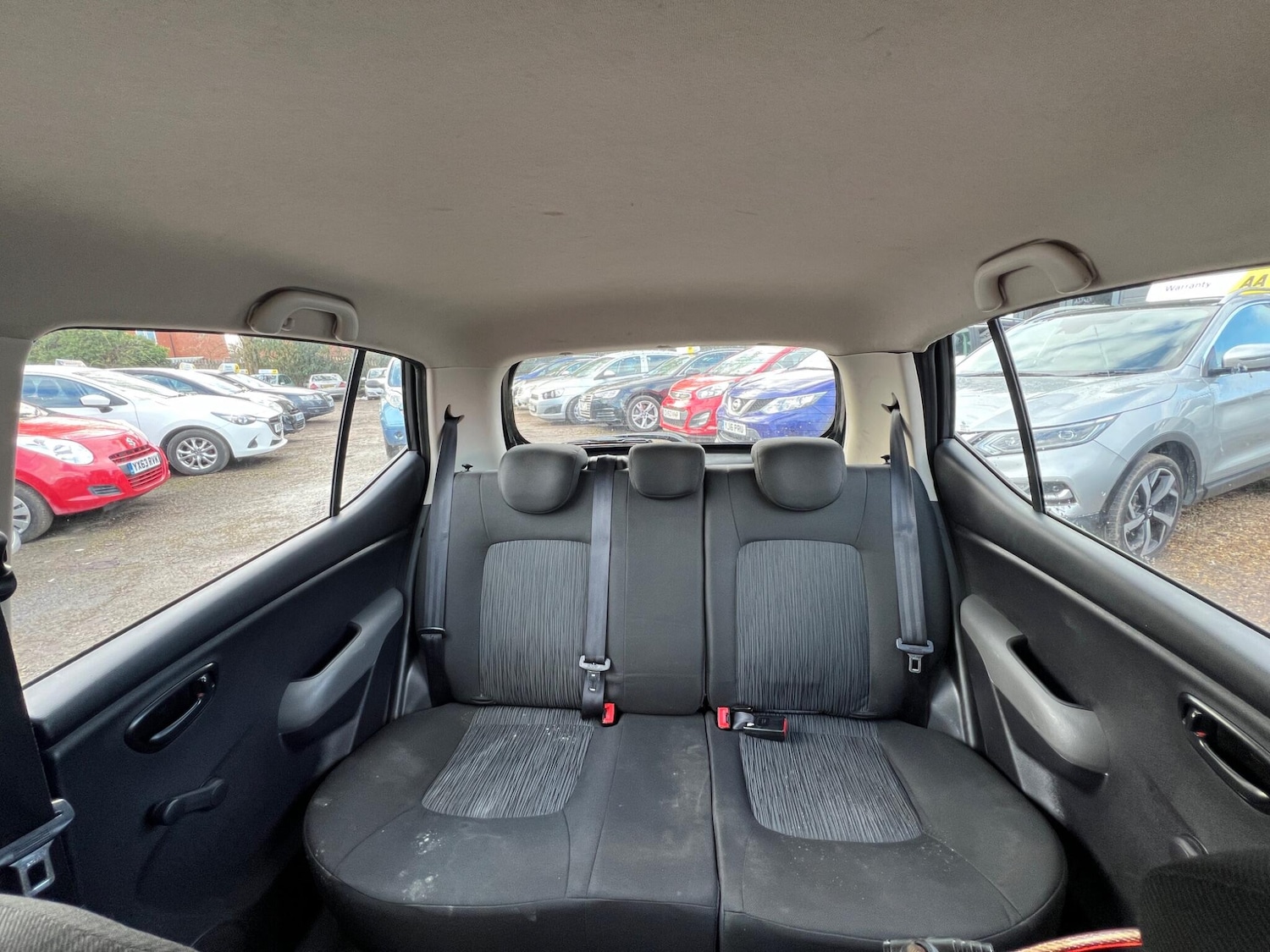 Used Hyundai i10 2013 for sale - 77709744: Photo 18