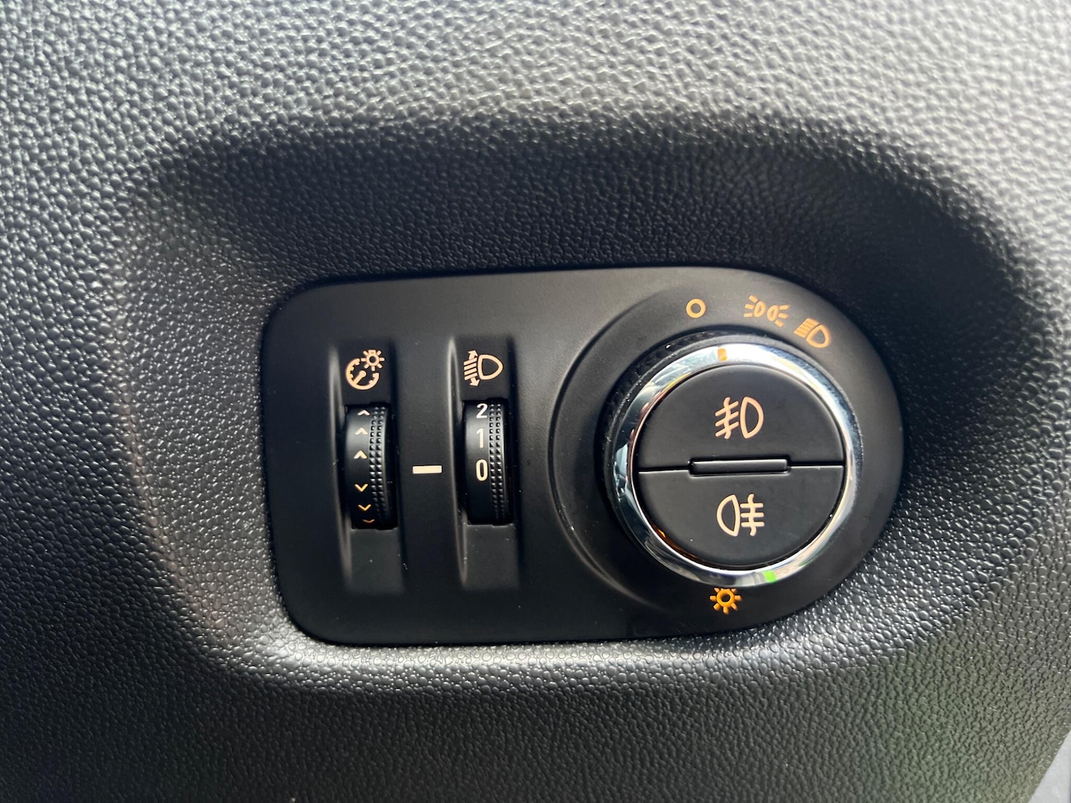 Used Vauxhall Corsa 2011 for sale - 76658612: Photo 25