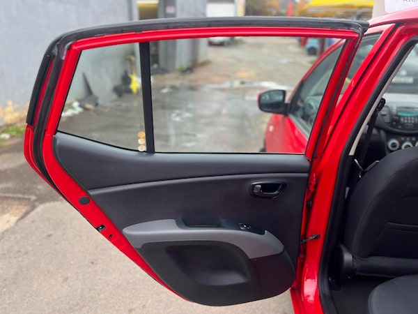Used Hyundai i10 2009 for sale - 76227608: Photo 17