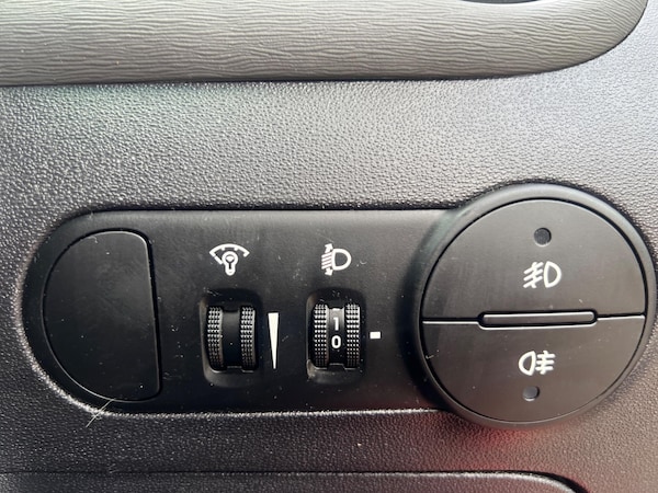 Used Hyundai i10 2009 for sale - 76227608: Photo 24