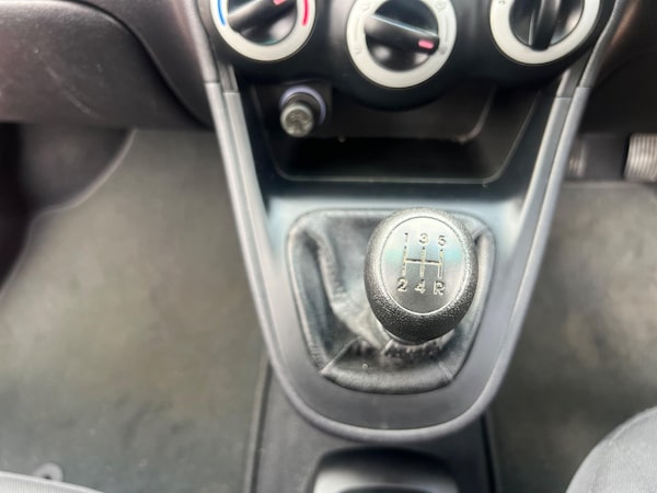 Used Hyundai i10 2009 for sale - 76227608: Photo 29