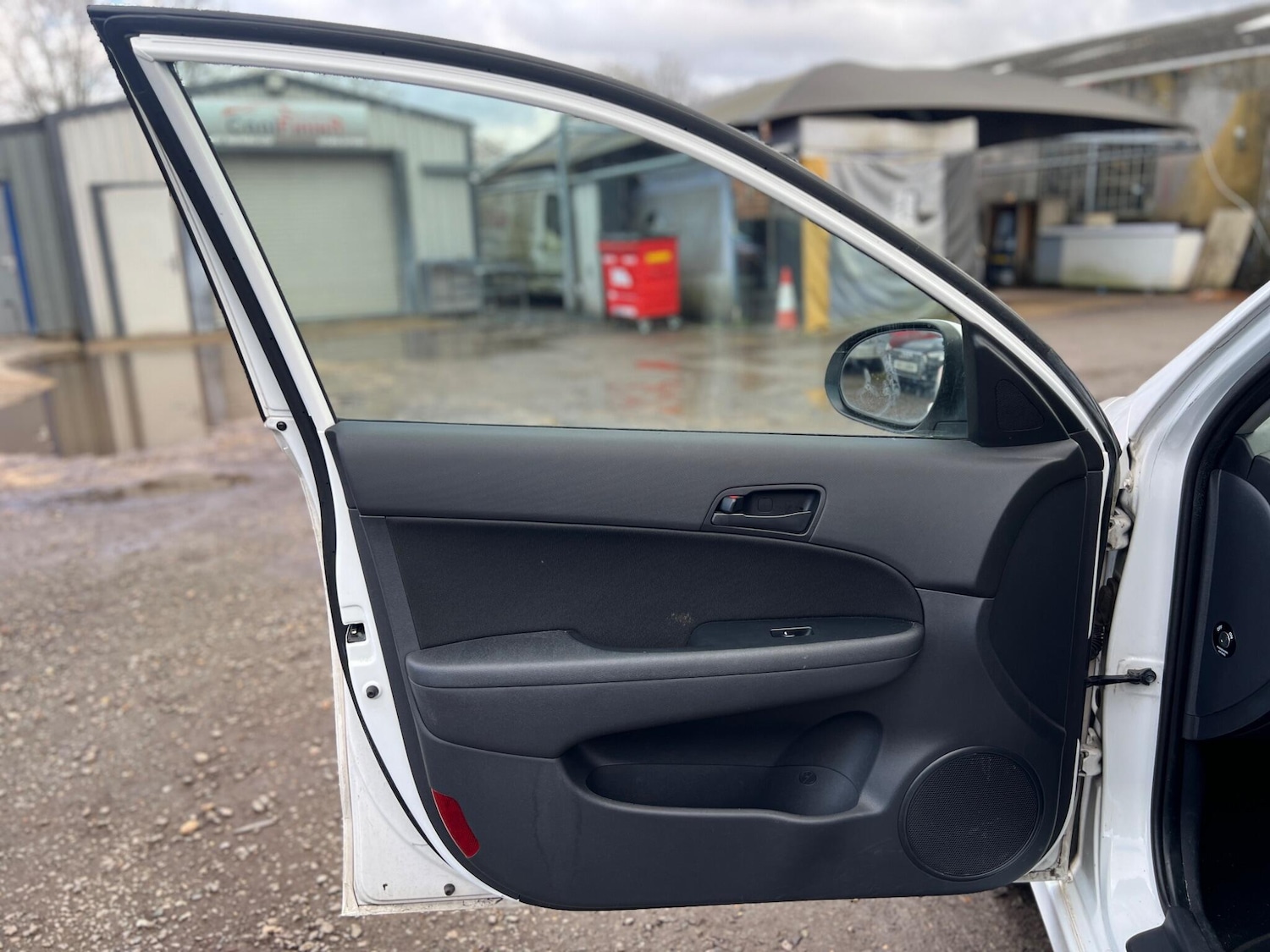 Used Hyundai i30 2011 for sale - 77441130: Photo 11