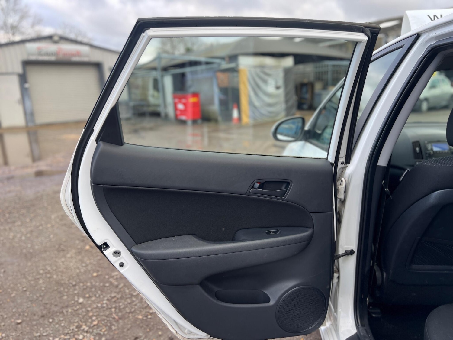 Used Hyundai i30 2011 for sale - 77441130: Photo 12