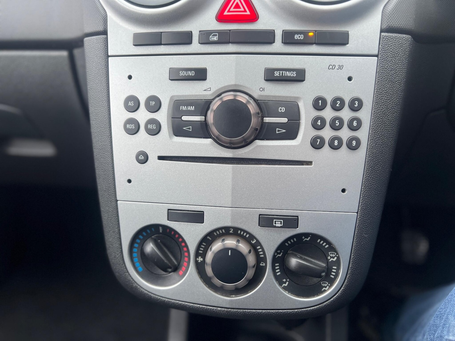 Used Vauxhall Corsa 2011 for sale - 77156292: Photo 25