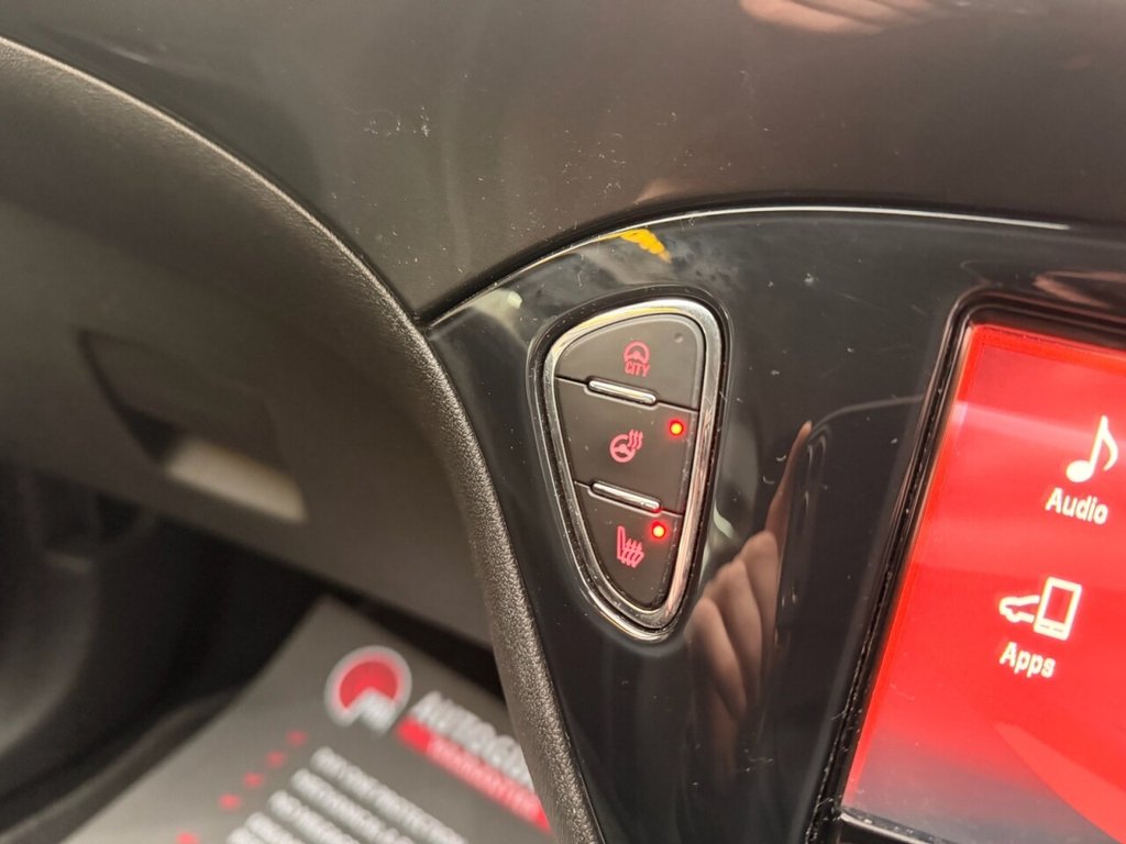 Used Vauxhall Corsa 2015 for sale - 77422025: Photo 32