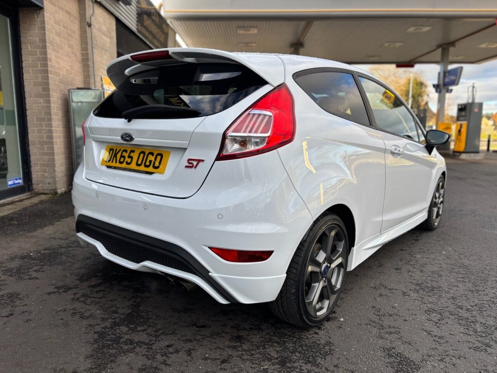 Used Ford Fiesta 2015 for sale - 76375949: Photo 14