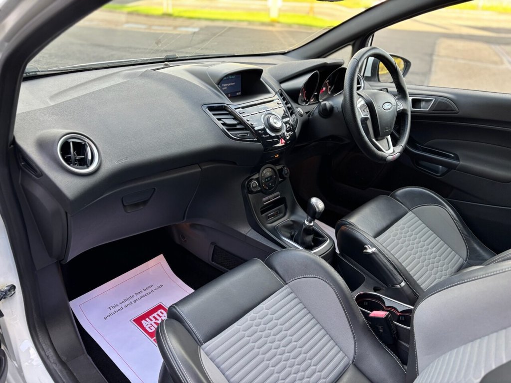 Used Ford Fiesta 2015 for sale - 76375949: Photo 21