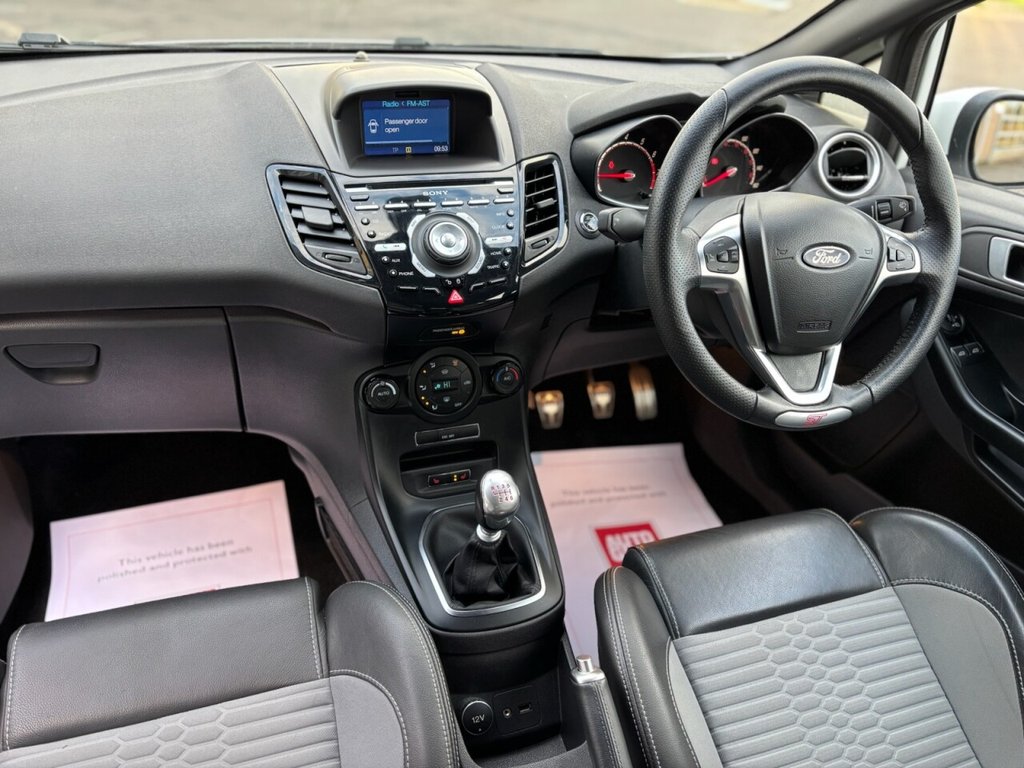 Used Ford Fiesta 2015 for sale - 76375949: Photo 26