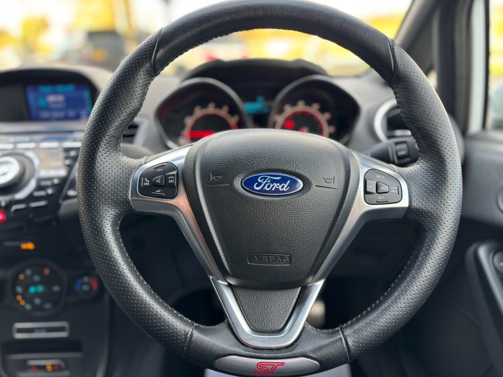 Used Ford Fiesta 2015 for sale - 76375949: Photo 27