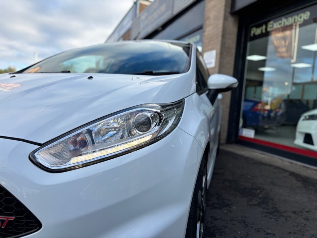 Used Ford Fiesta 2015 for sale - 76375949: Photo 8