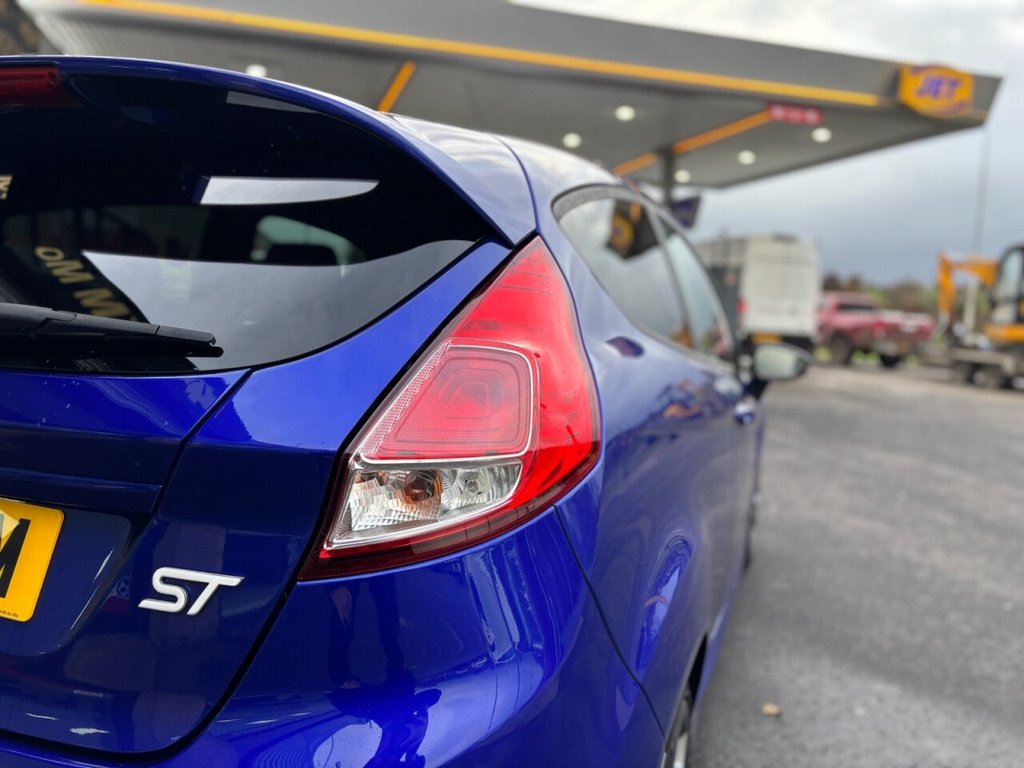 Used Ford Fiesta 2015 for sale - 76454069: Photo 17