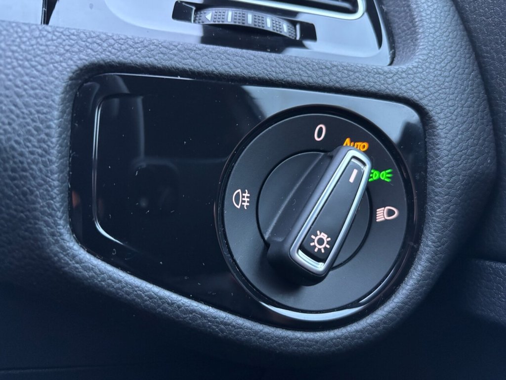 Used Volkswagen Golf 2019 for sale - 76973445: Photo 40