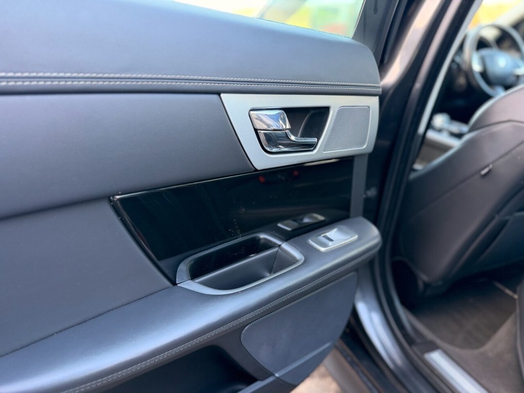 Used Jaguar XF 2015 for sale - 77672710: Photo 28