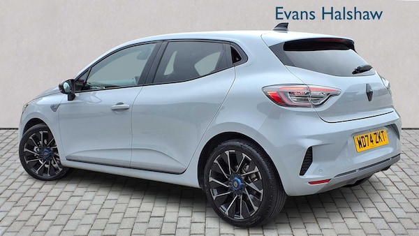 Used Renault Clio 2025 for sale - 76170032: Photo 2