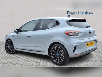 Used Renault Clio 2025 for sale - 76170032: Photo 2