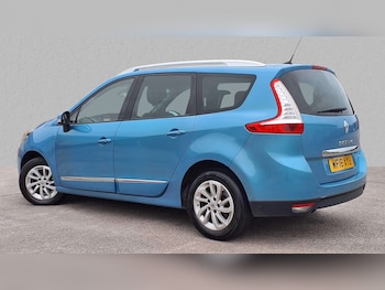 Used Renault Grand Scenic 2016 for sale - 76249102: Photo