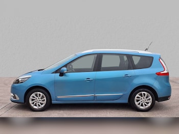 Used Renault Grand Scenic 2016 for sale - 76249102: Photo