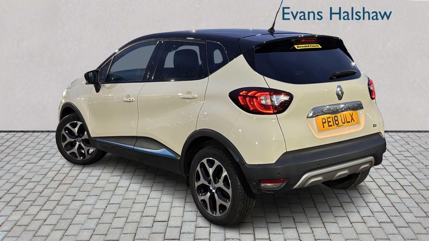 Used Renault Captur 2018 for sale - 77281957: Photo 2