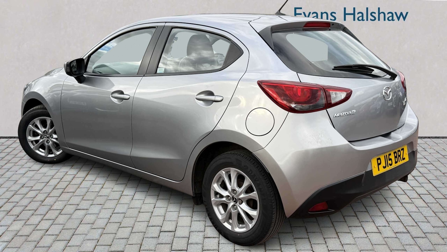 Used Mazda Mazda2 2015 for sale - 78209243: Photo 2