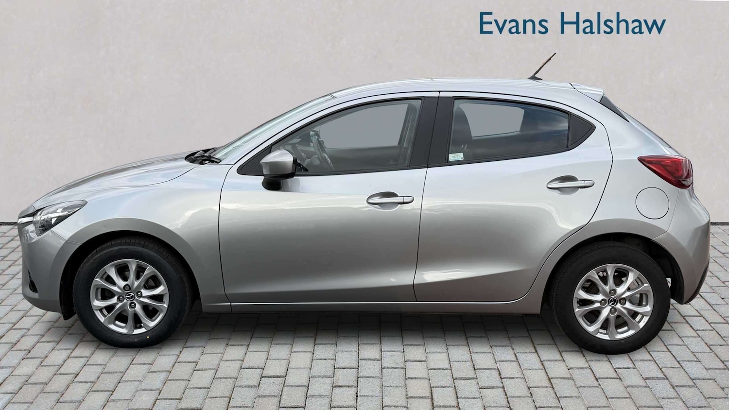 Used Mazda Mazda2 2015 for sale - 78209243: Photo 5