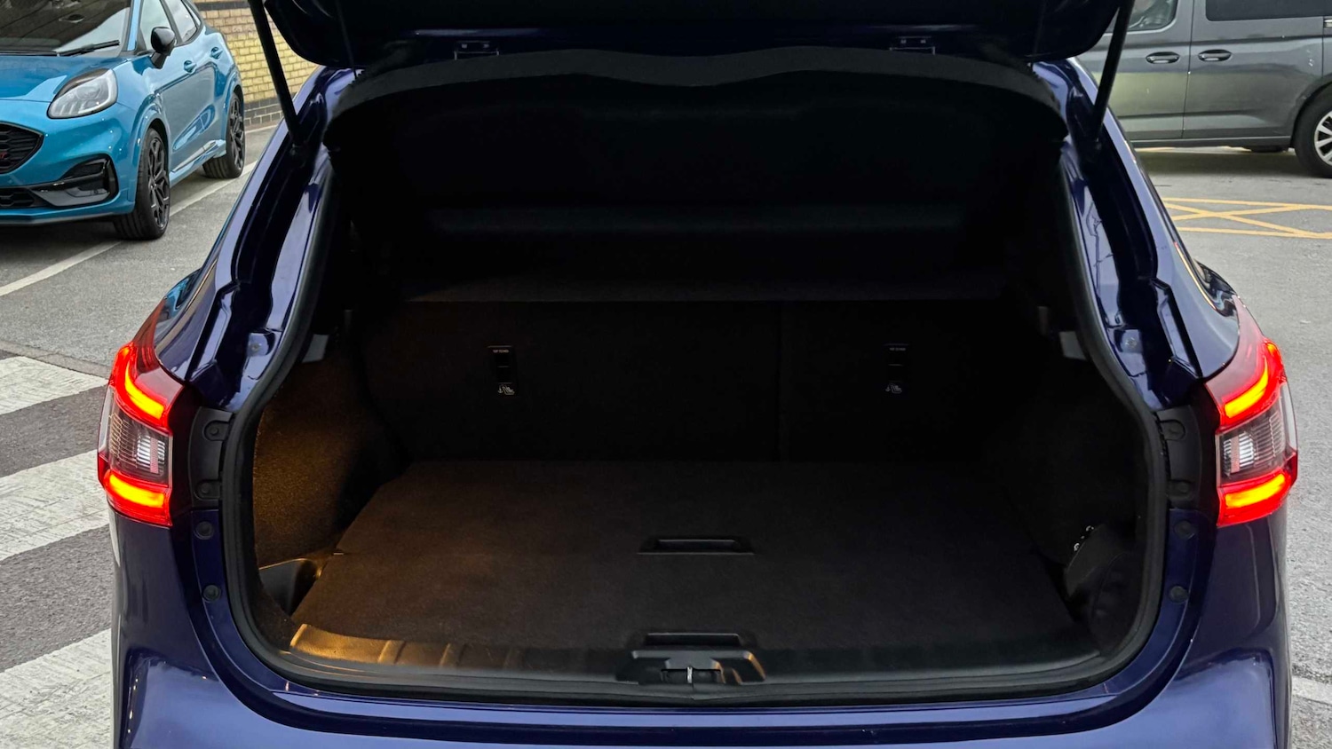 Used Nissan Qashqai 2018 for sale - 76648951: Photo 8