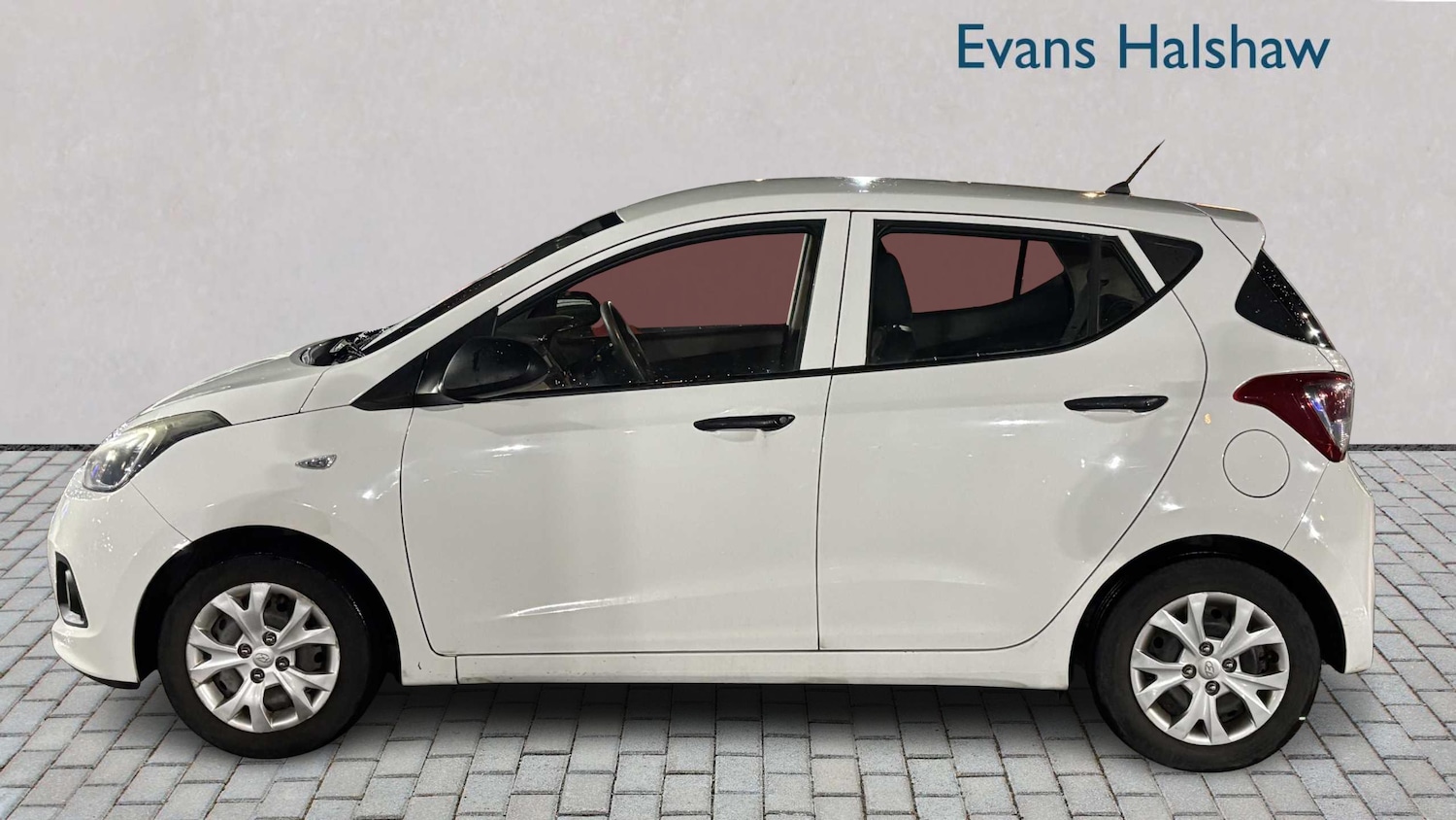 Used Hyundai i10 2014 for sale - 77194520: Photo 3