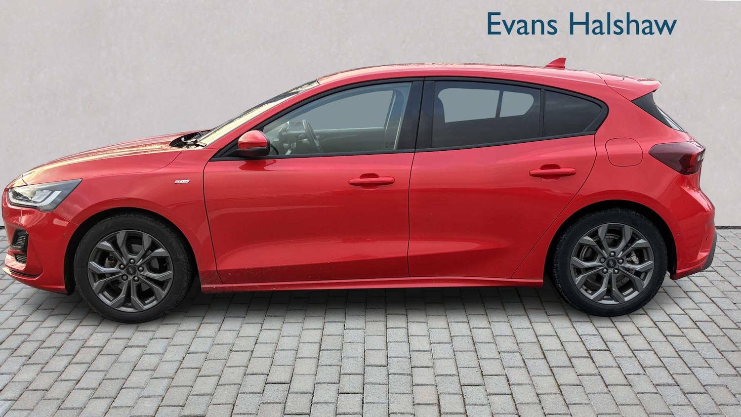Used Ford Focus 2023 for sale - 76575966: Photo 4