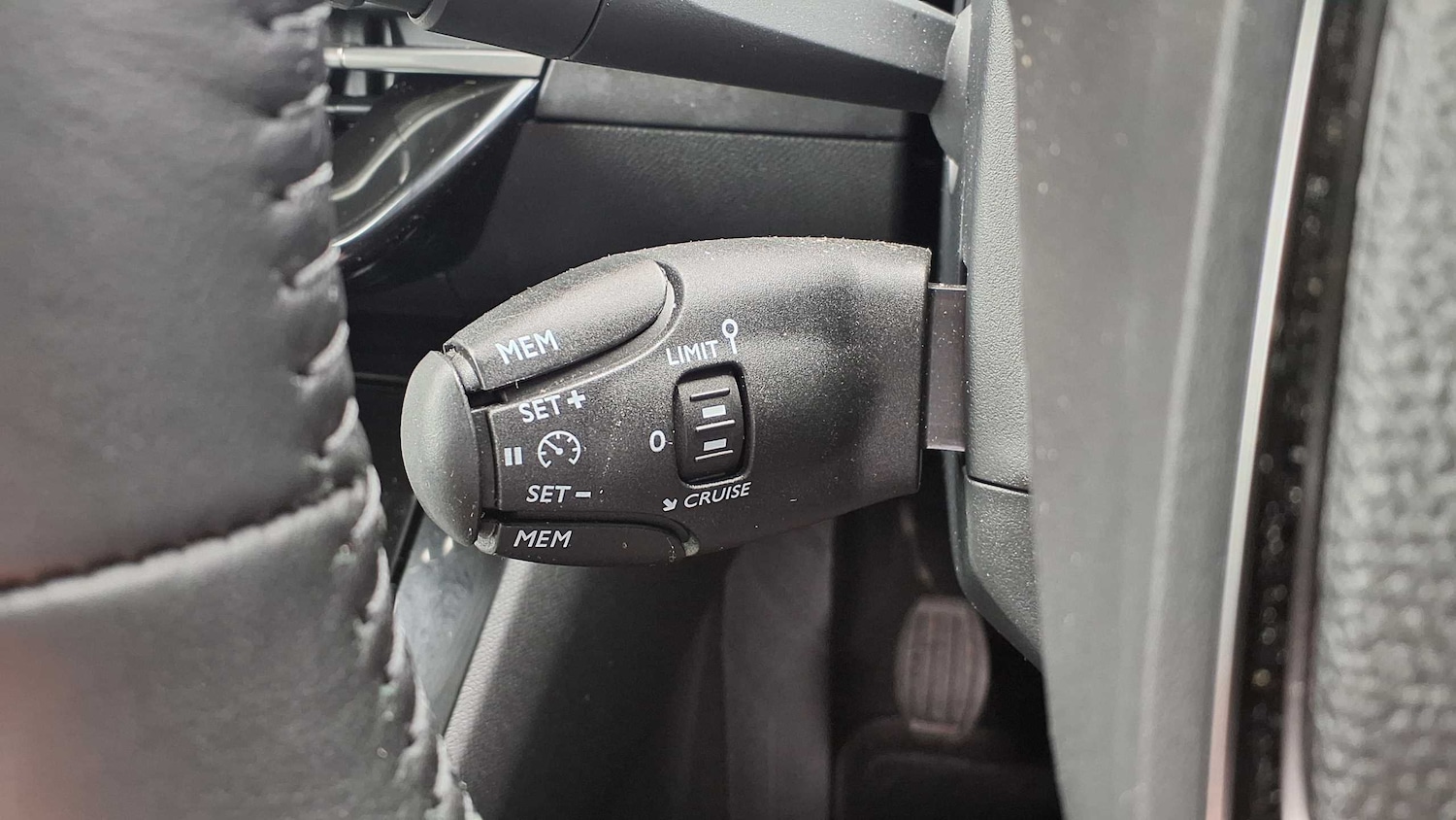 Used Peugeot 2008 2023 for sale - 75812619: Photo 29