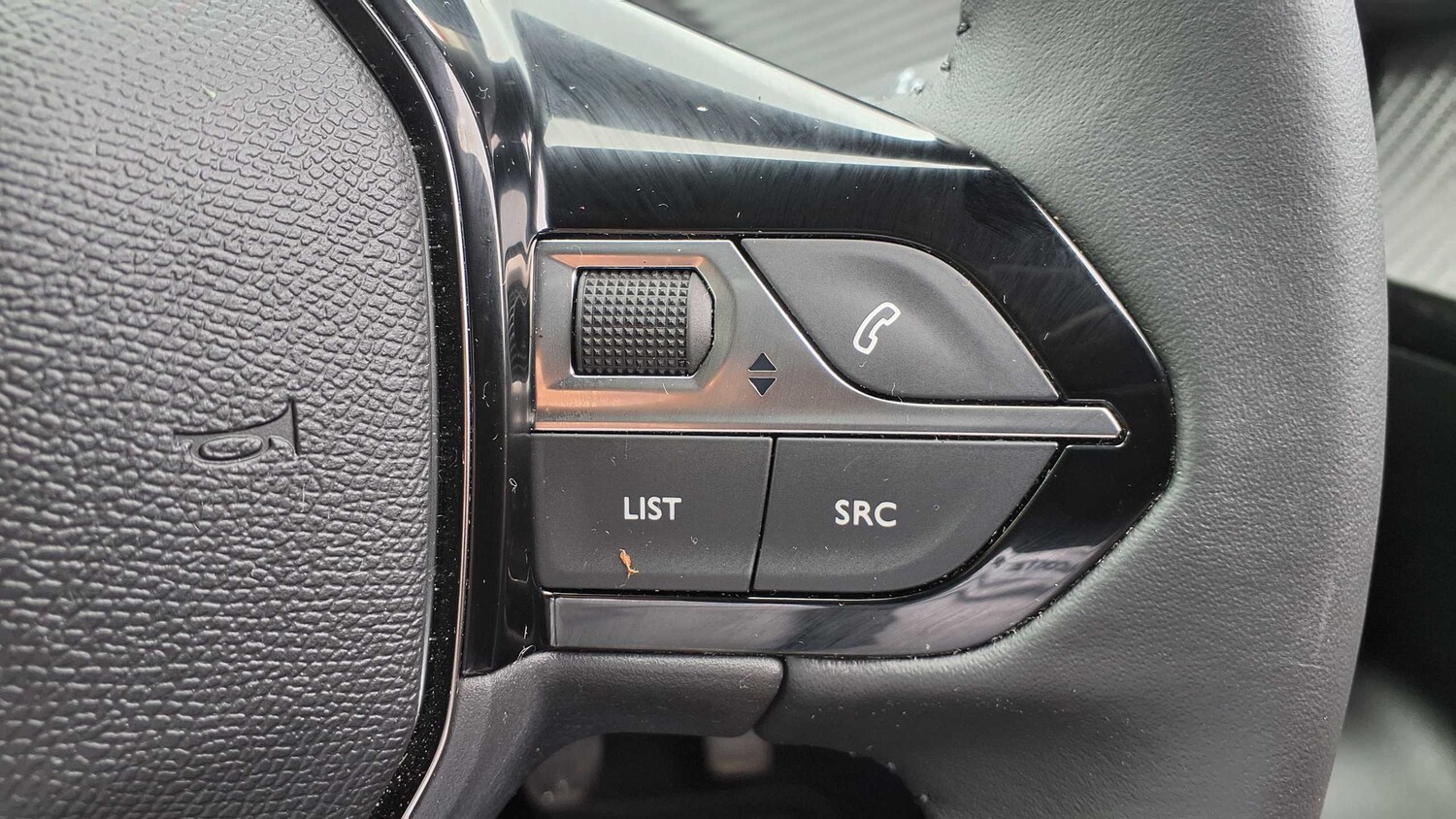 Used Peugeot 2008 2023 for sale - 75812619: Photo 32