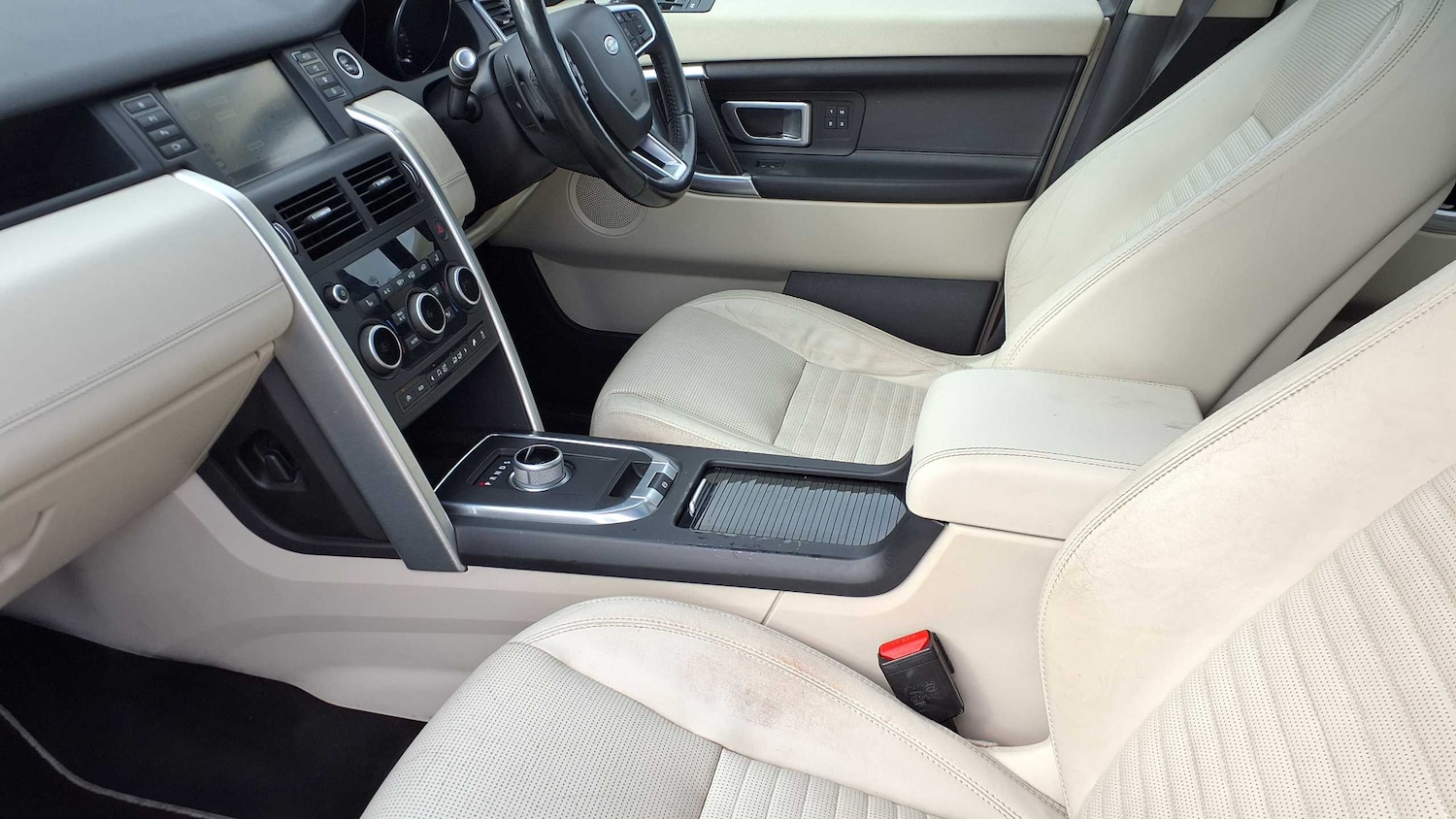 Used Land Rover Discovery Sport 2015 for sale - 75868897: Photo 17