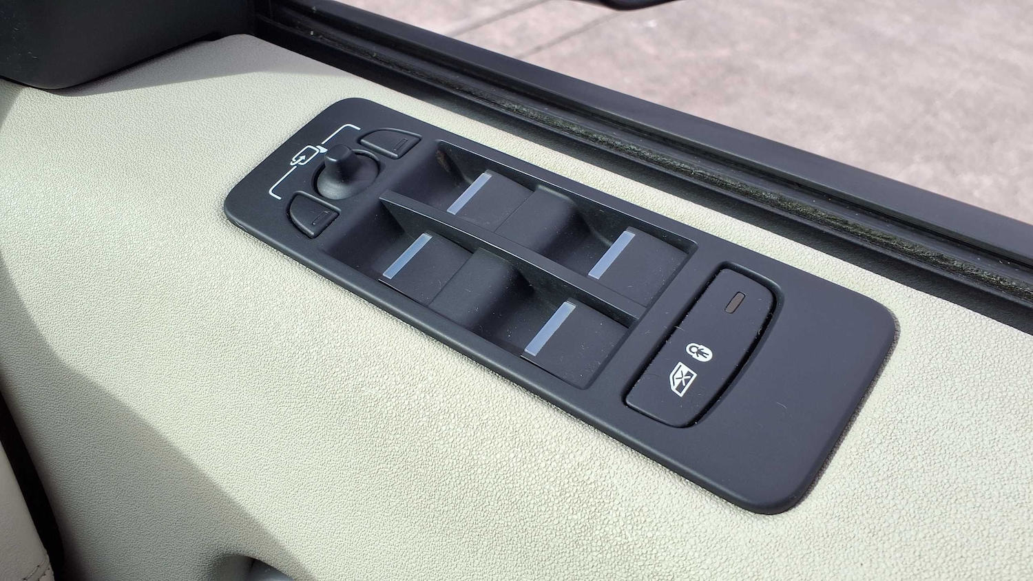 Used Land Rover Discovery Sport 2015 for sale - 75868897: Photo 31