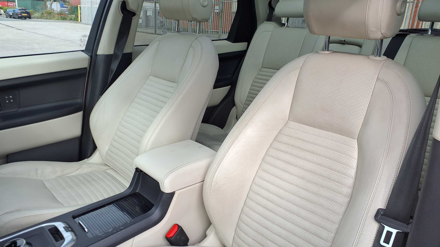 Used Land Rover Discovery Sport 2015 for sale - 75868897: Photo 35